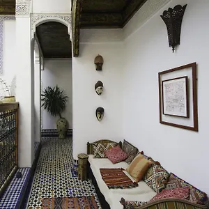 riad-laayoun.hotelfesmorocco.com/